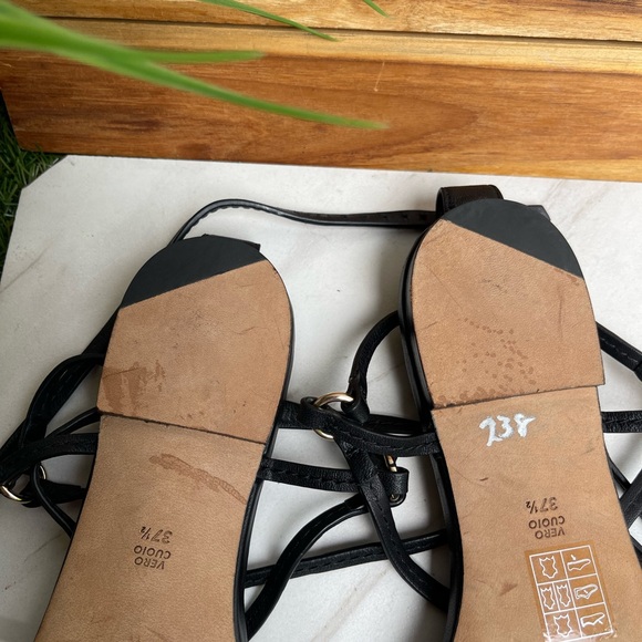 3.1 Phillip Lim Ankle Strap Ring Detail
Sandals In Black Leather size 7.5 - Picture 9 of 11